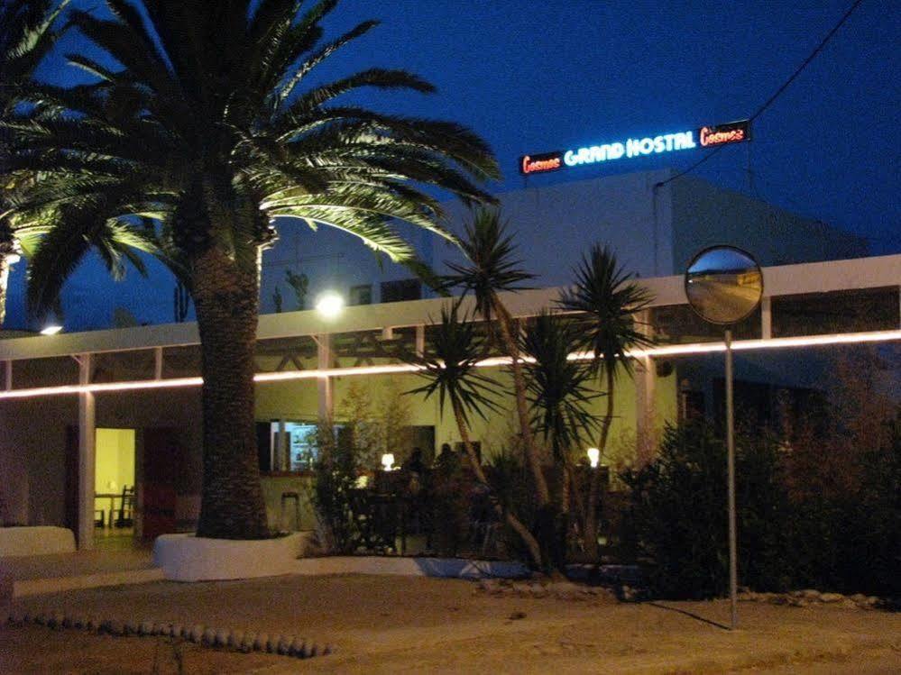 Cosmos Grand Hostal Sant Francesc de s'Estany Dış mekan fotoğraf